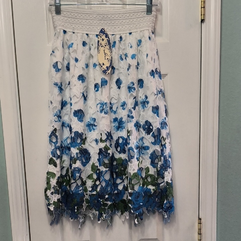 White and Blue Knee-Length A-Line Skirt with Smocked Waist